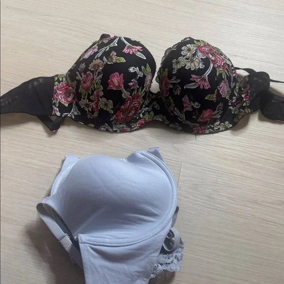 Victoria's Secret Black Bra with Floral Accents - Picture 2 of 5